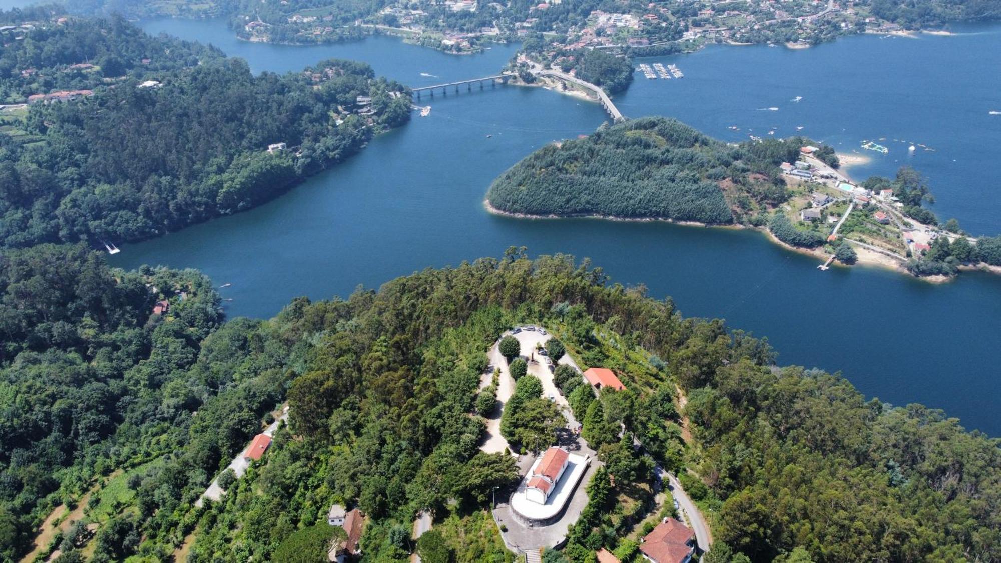 Appartamento Casa De Casarelhos - Vistas Rio, Campo E Montanha - Lareira Geres Esterno foto