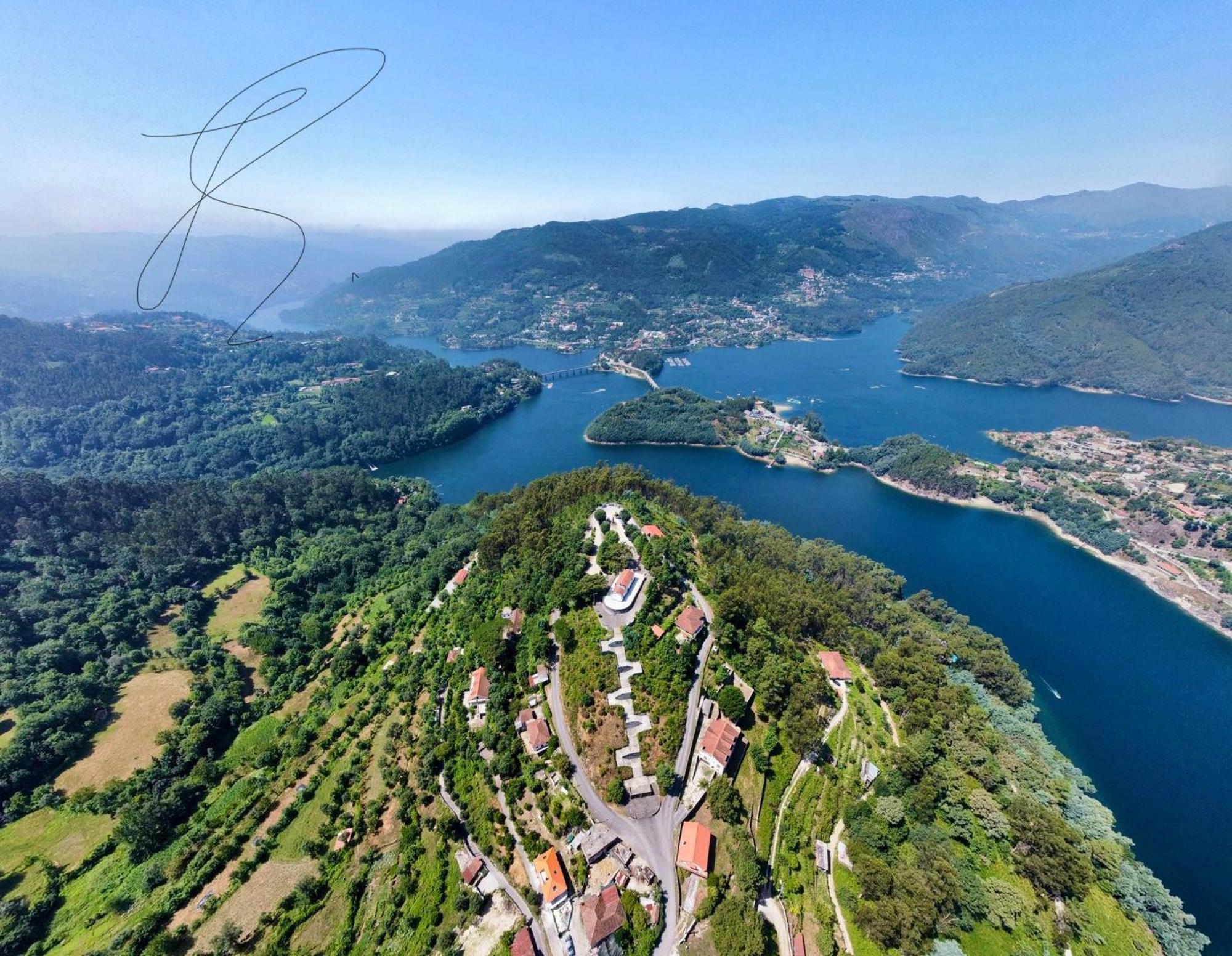 Appartamento Casa De Casarelhos - Vistas Rio, Campo E Montanha - Lareira Geres Esterno foto