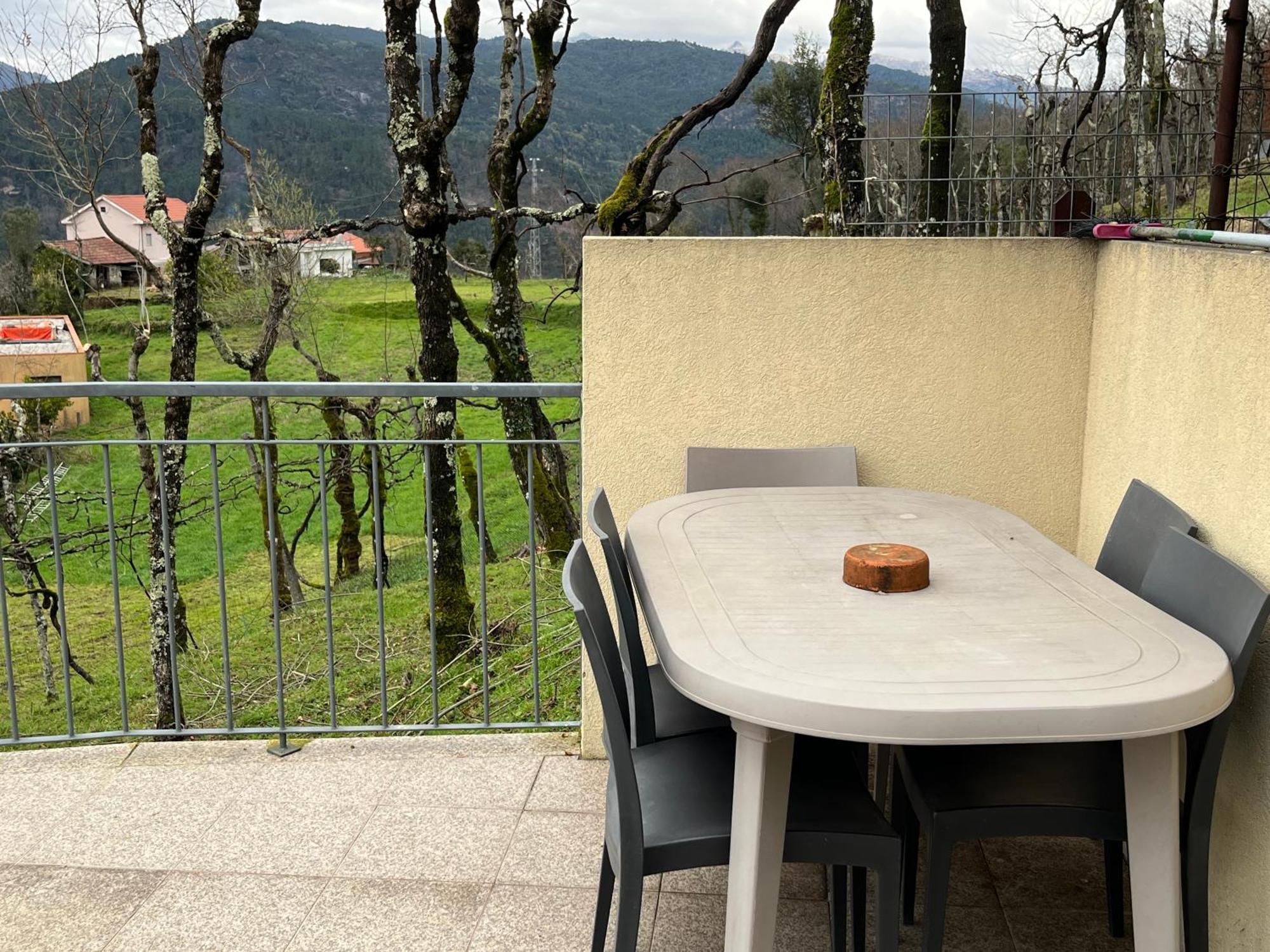 Appartamento Casa De Casarelhos - Vistas Rio, Campo E Montanha - Lareira Geres Esterno foto