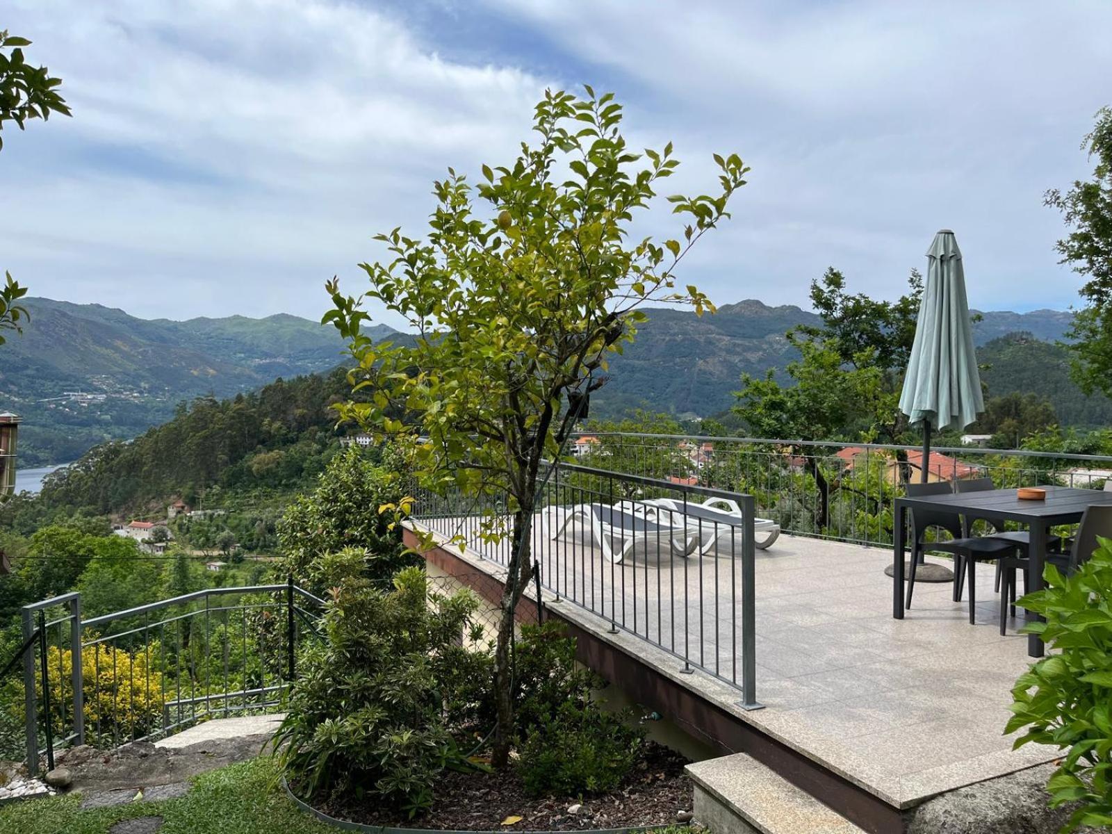 Appartamento Casa De Casarelhos - Vistas Rio, Campo E Montanha - Lareira Geres Esterno foto