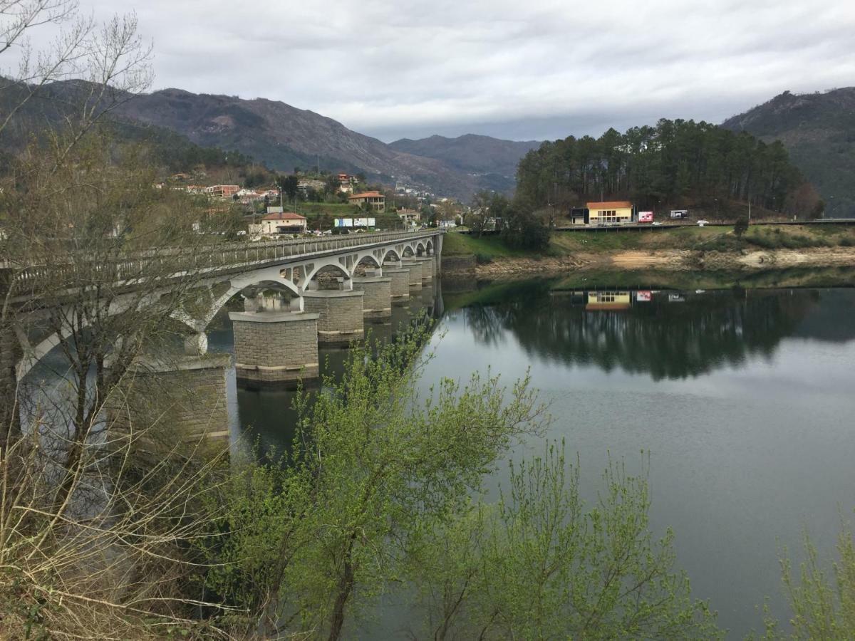 Appartamento Casa De Casarelhos - Vistas Rio, Campo E Montanha - Lareira Geres Esterno foto